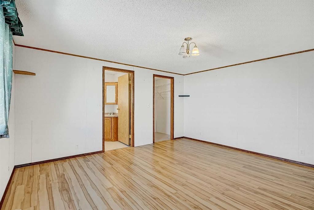9717 121 Avenue  - Photo 18