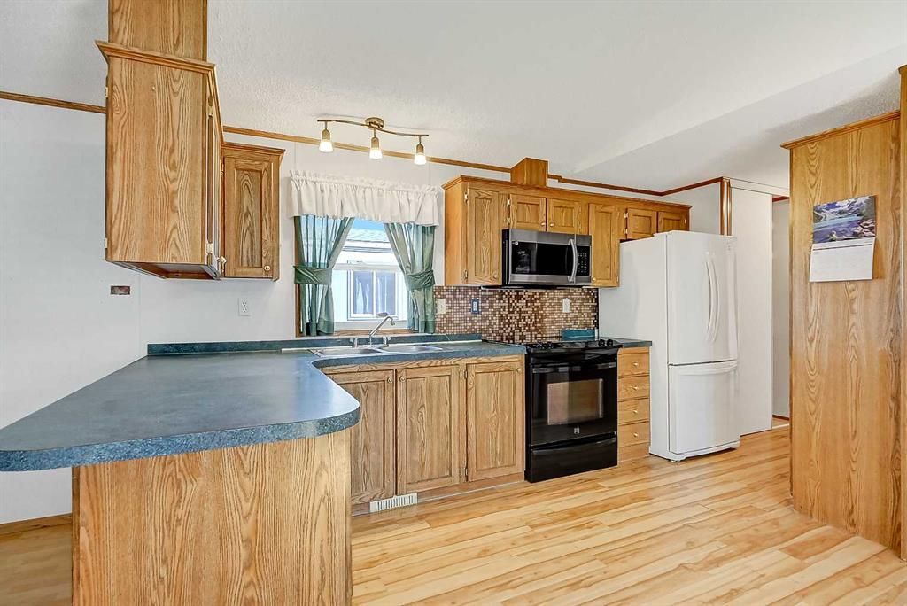 9717 121 Avenue  - Photo 8