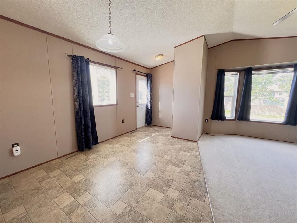 8701 90 Street  - Photo 13