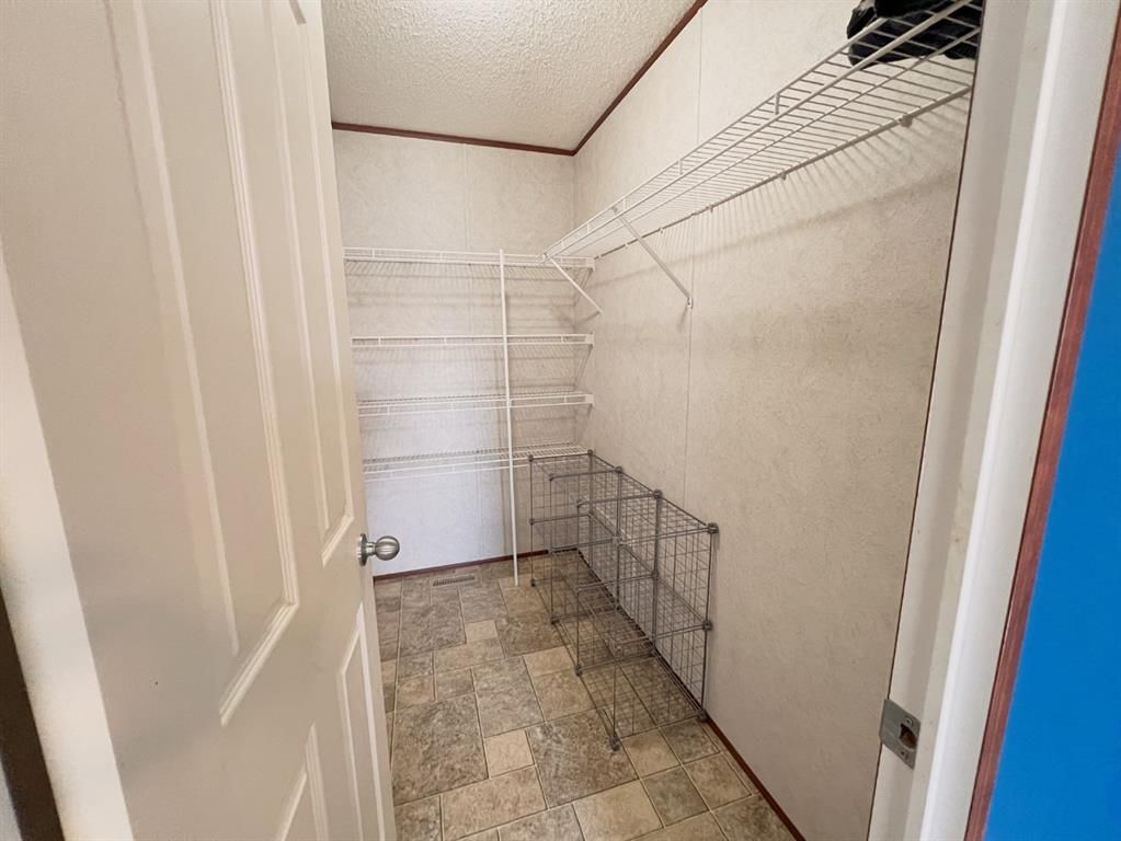 8701 90 Street  - Photo 16