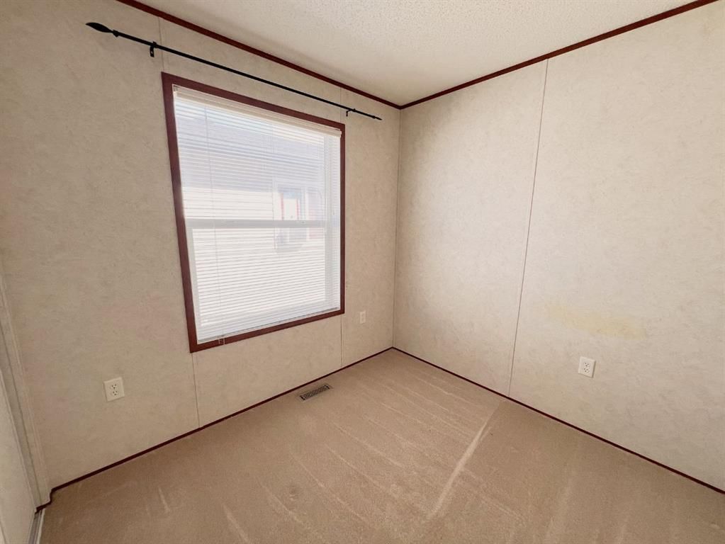 8701 90 Street  - Photo 17