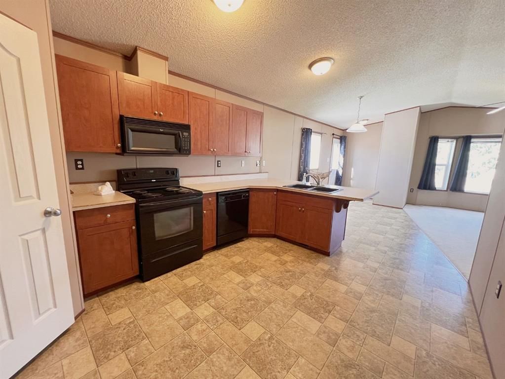 8701 90 Street  - Photo 7