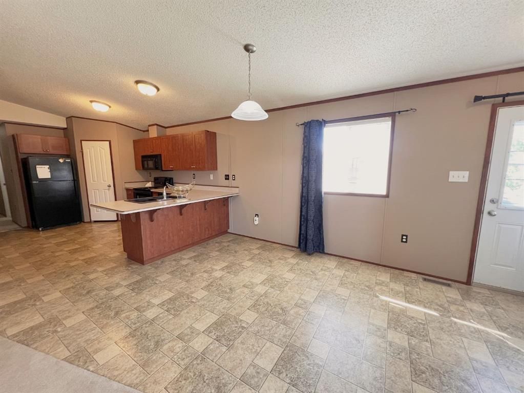 8701 90 Street  - Photo 9
