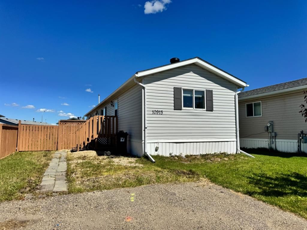 10915 96A Street - Photo 1