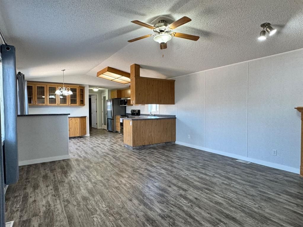 10915 96A Street  - Photo 3