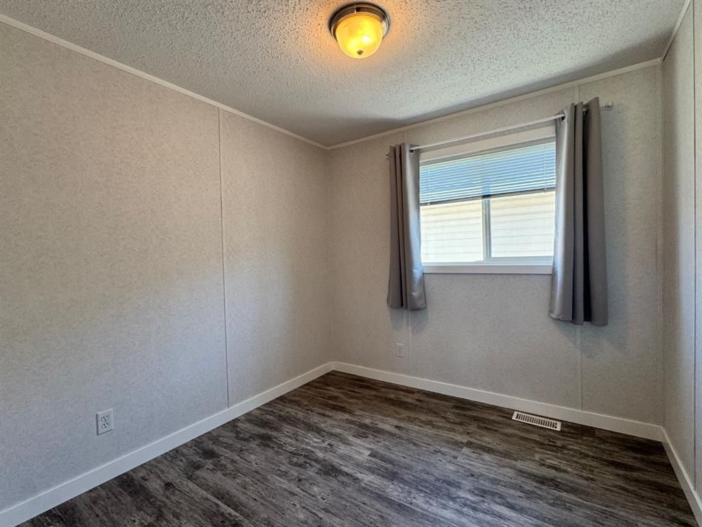 10915 96A Street  - Photo 31
