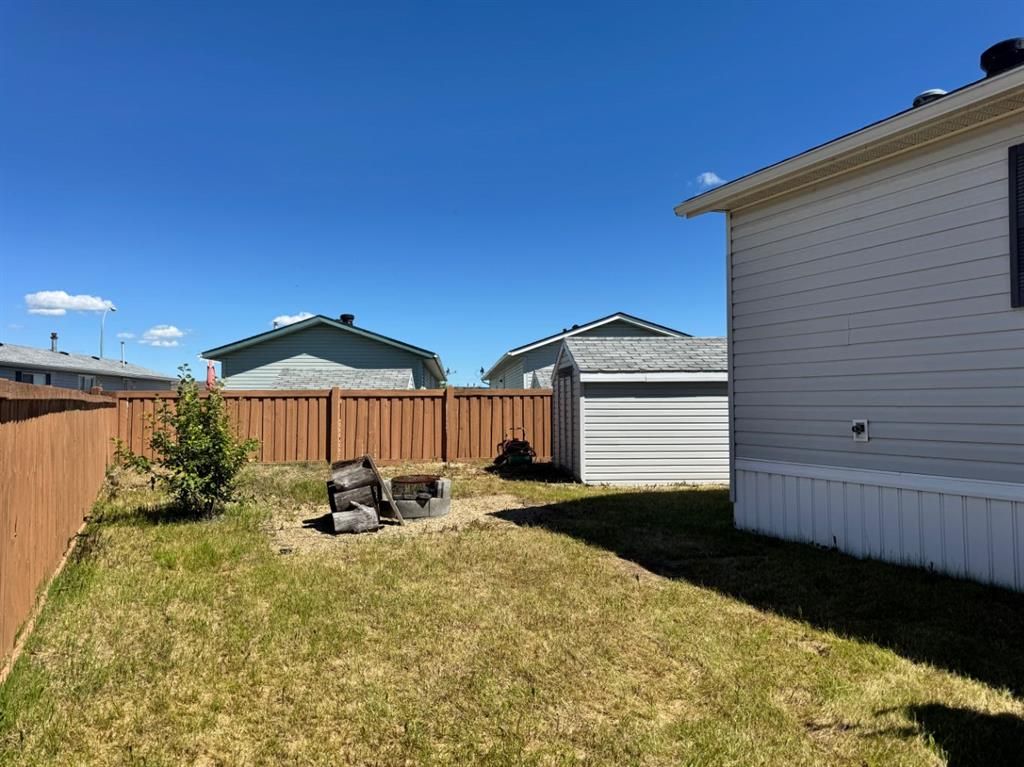 10915 96A Street  - Photo 37