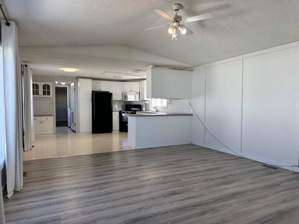 529 Stewart Street   - Photo 3