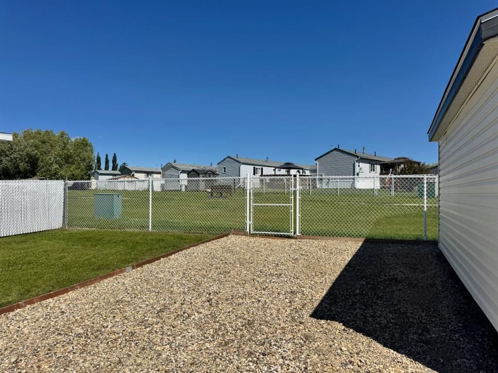 529 Stewart Street   - Photo 32