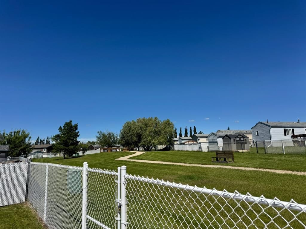 529 Stewart Street   - Photo 40