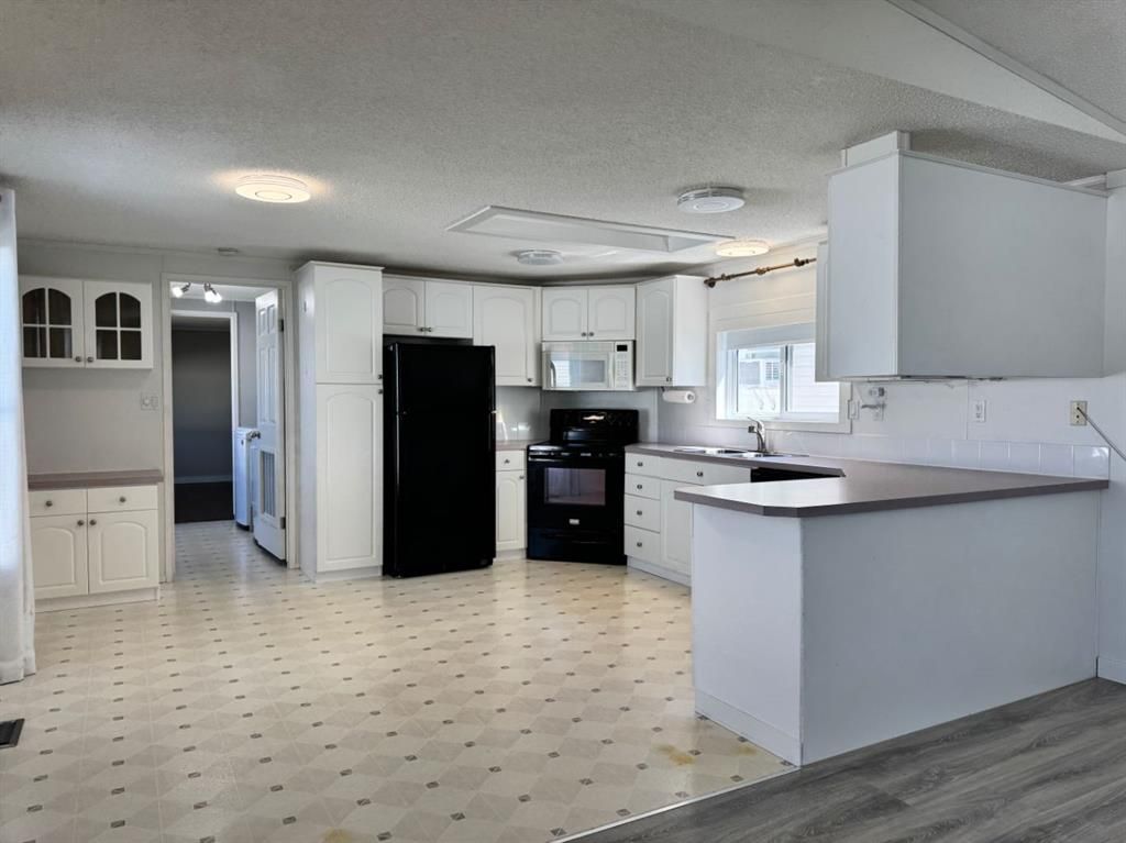 529 Stewart Street   - Photo 9