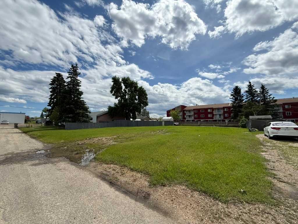 9807 96 Avenue - Photo 1