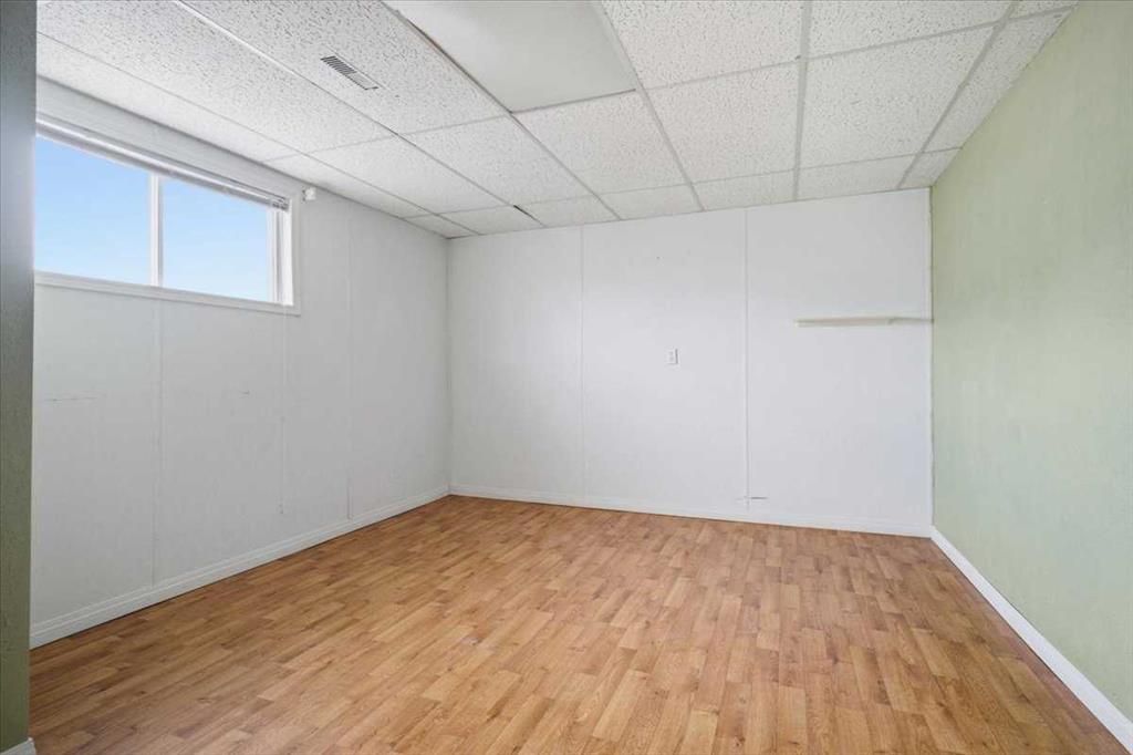 9703 95 Avenue  - Photo 16