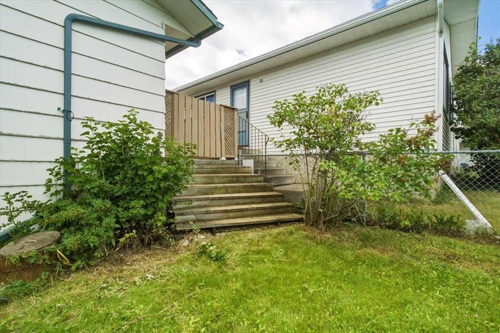 9703 95 Avenue  - Photo 18