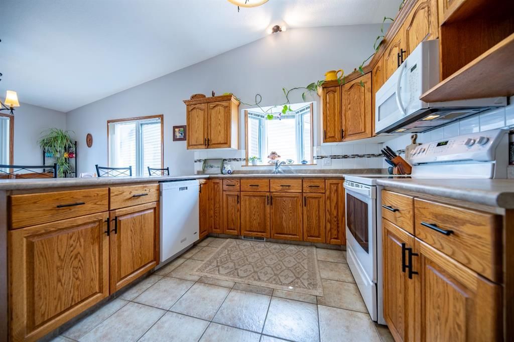 10905 91 Street  - Photo 11