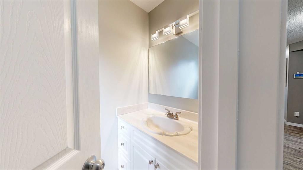 6413 94A Street  - Photo 14