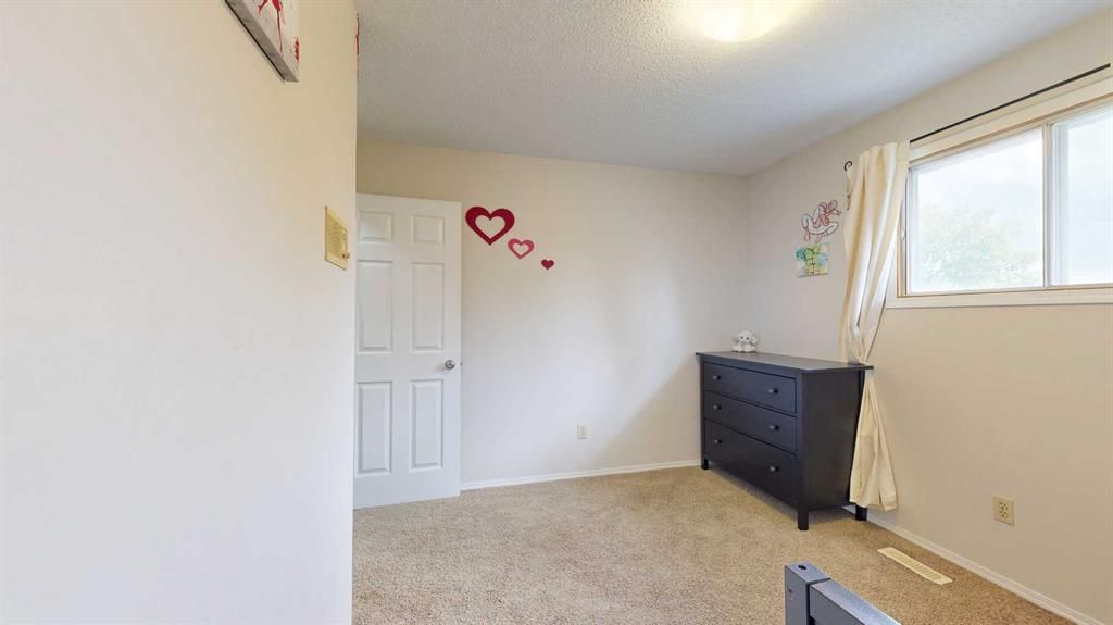 6413 94A Street  - Photo 27