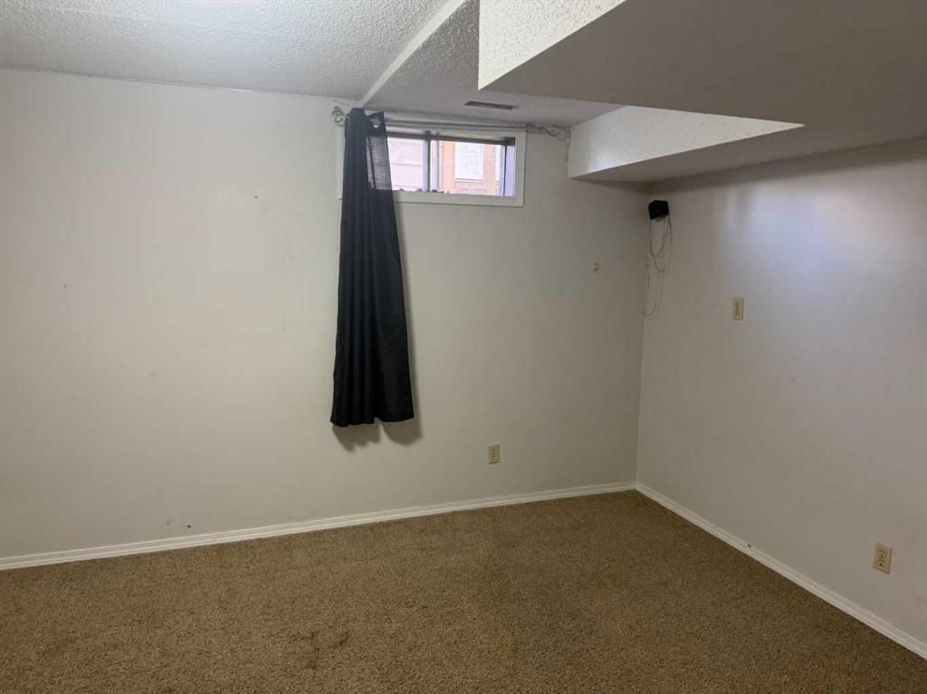 6413 94A Street  - Photo 30