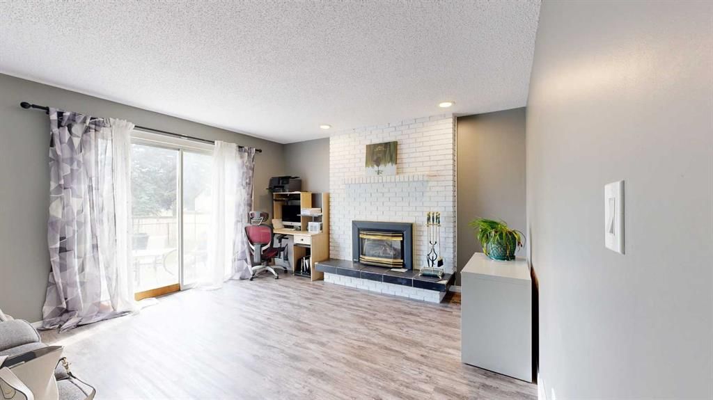 6413 94A Street  - Photo 3