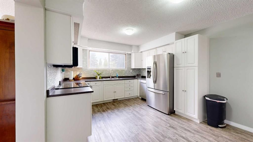 6413 94A Street  - Photo 5