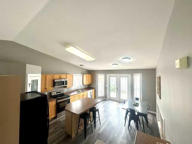 140 Pinnacle Boulevard  - Photo 3