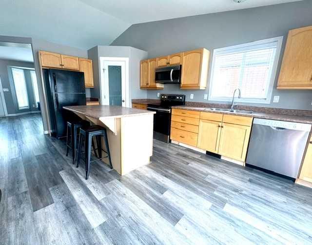 140 Pinnacle Boulevard  - Photo 5