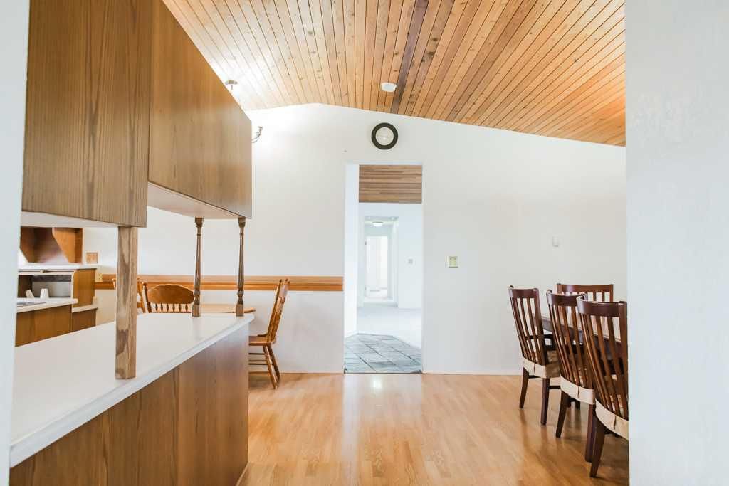 722055 Range Road 43   - Photo 11