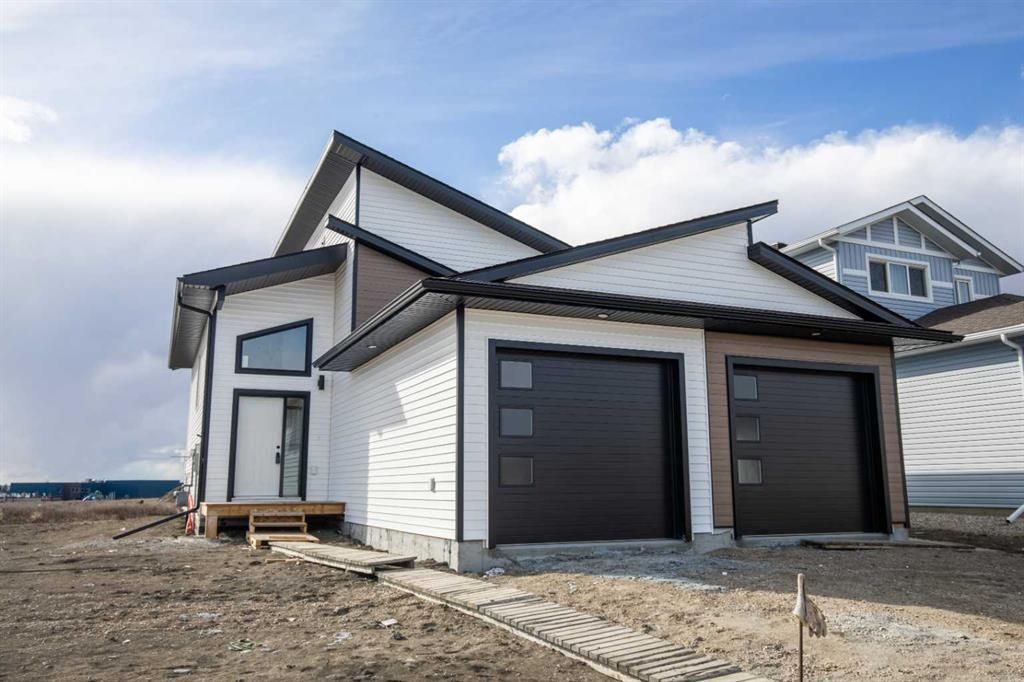 8734 83 Avenue - Photo 1