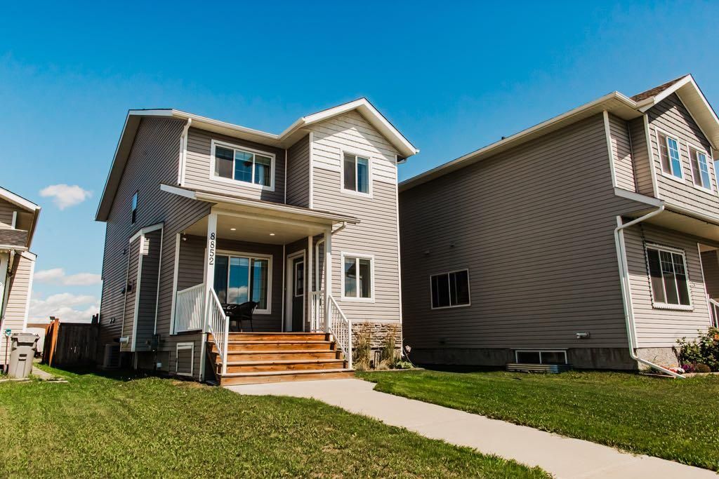 8852 96 Avenue - Photo 1