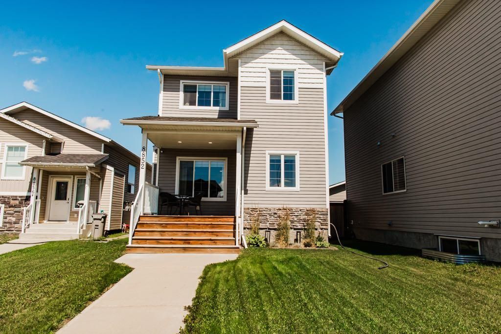8852 96 Avenue  - Photo 3