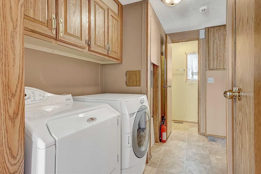 743073 Highway 2   - Photo 26