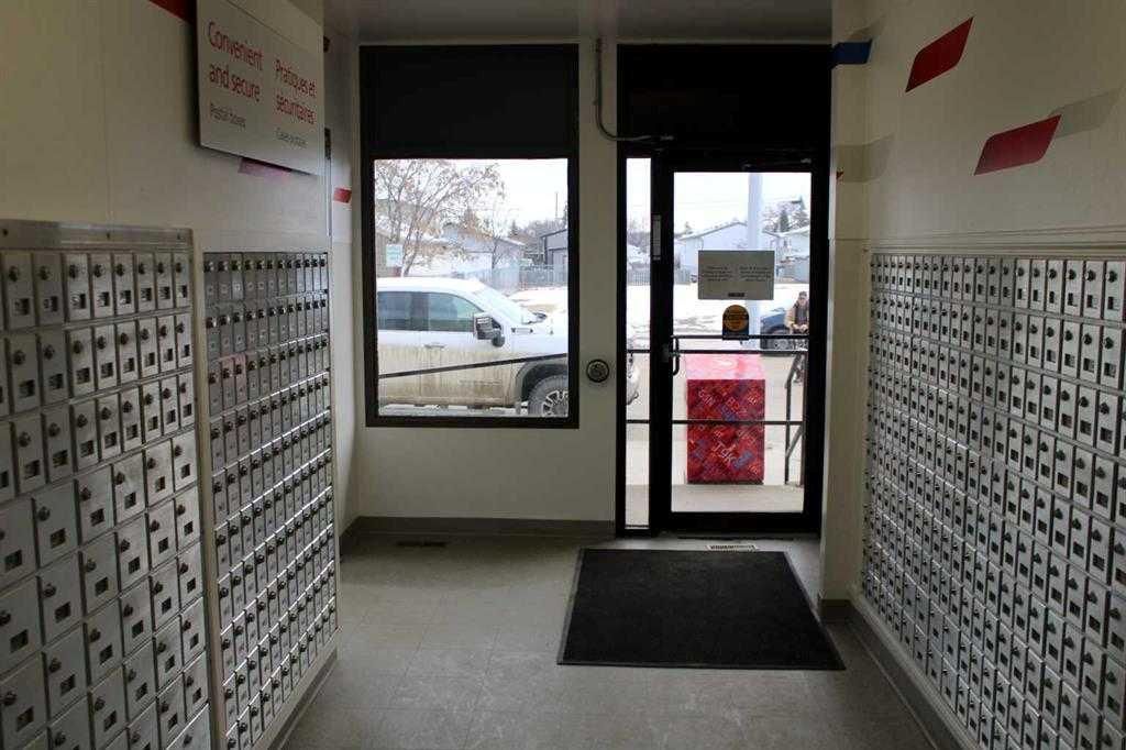 9920 100 Street  - Photo 3
