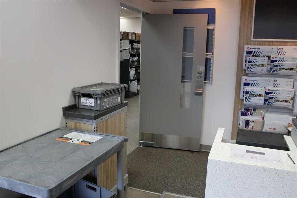 9920 100 Street  - Photo 6
