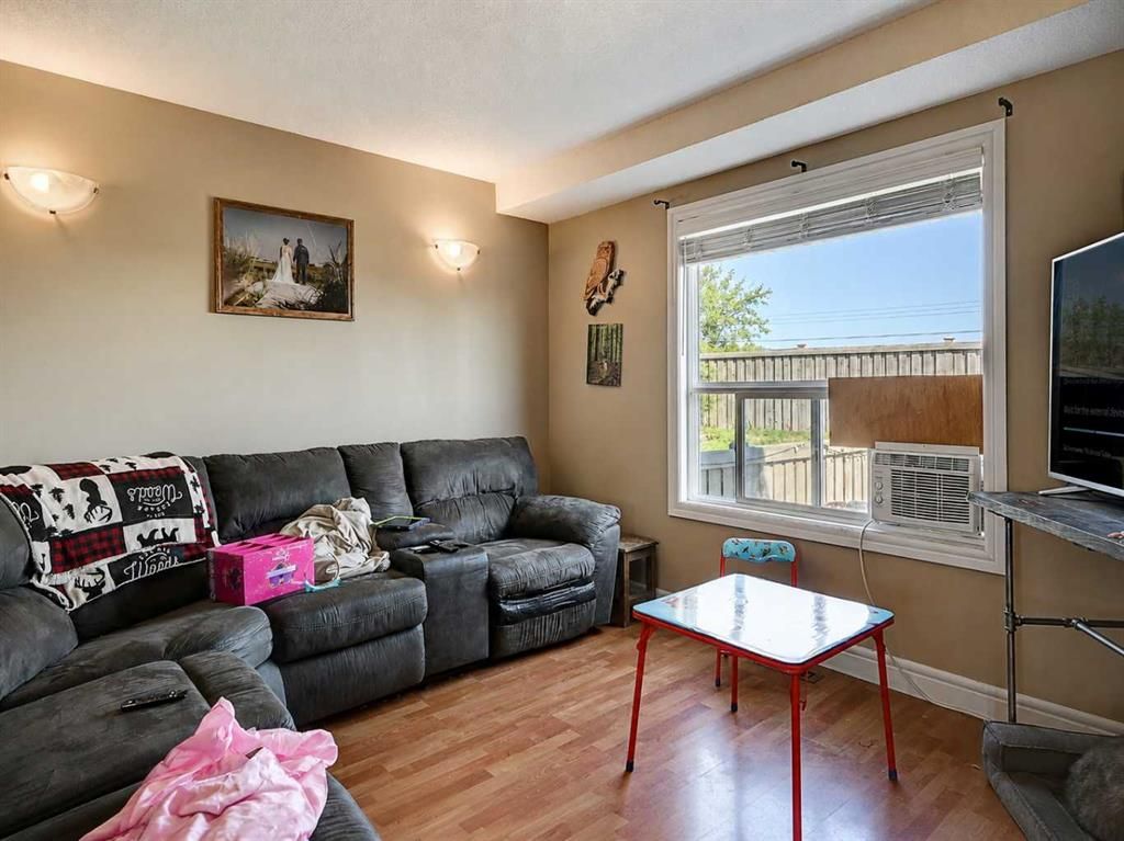 9022 131 Avenue  - Photo 7