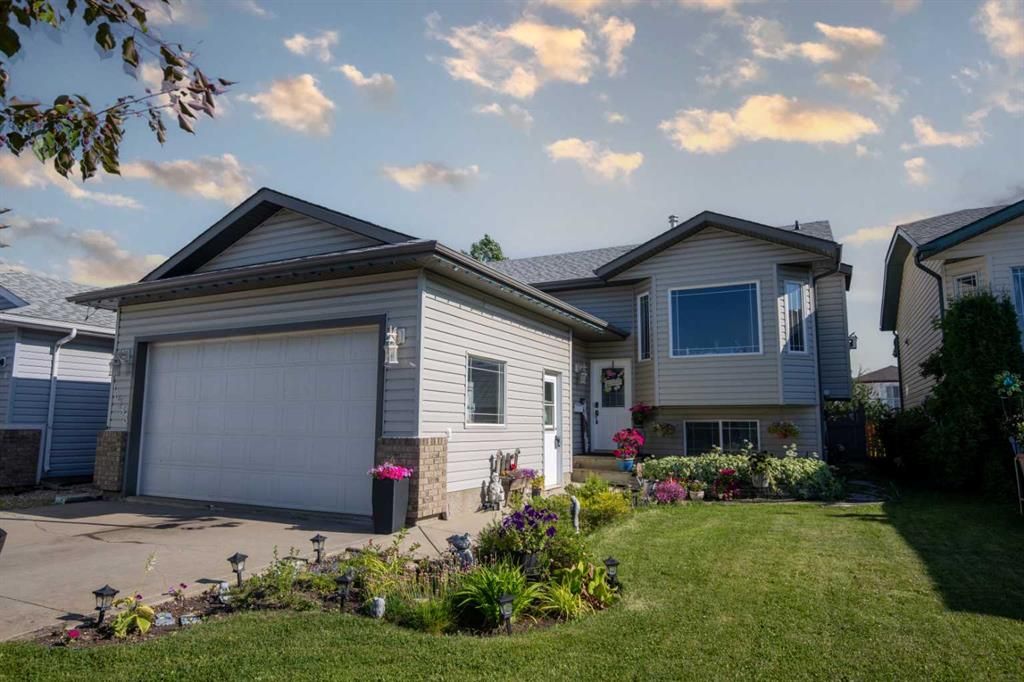 10733 75 Avenue - Photo 1