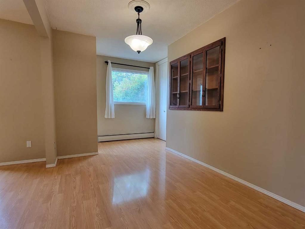 10215 106 Avenue  - Photo 3