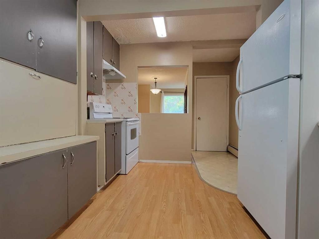 10215 106 Avenue  - Photo 5