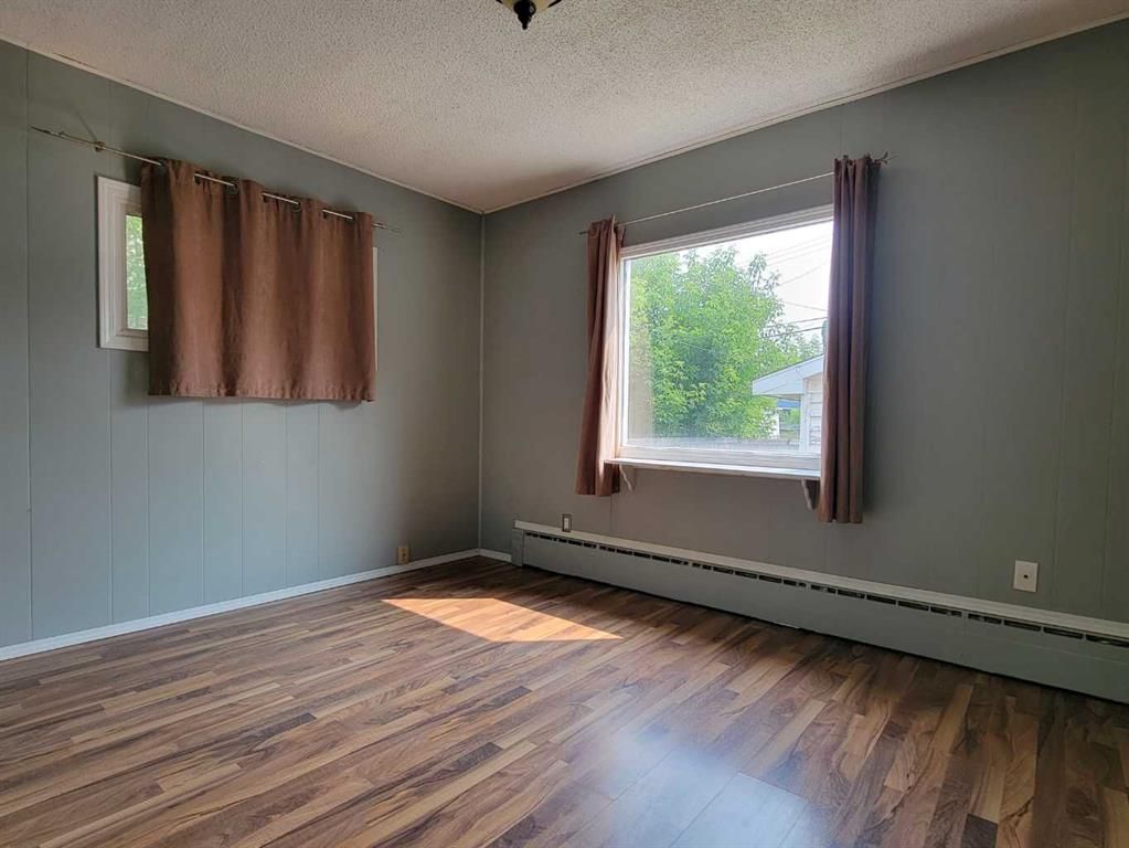 10215 106 Avenue  - Photo 8