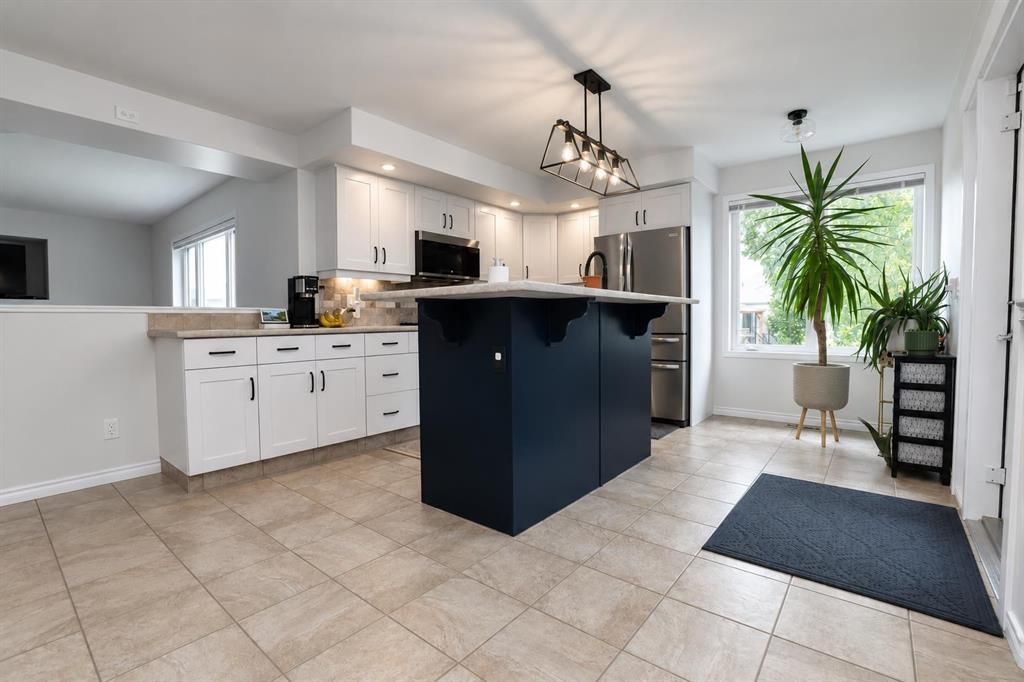 12701 Lakeshore Drive  - Photo 10