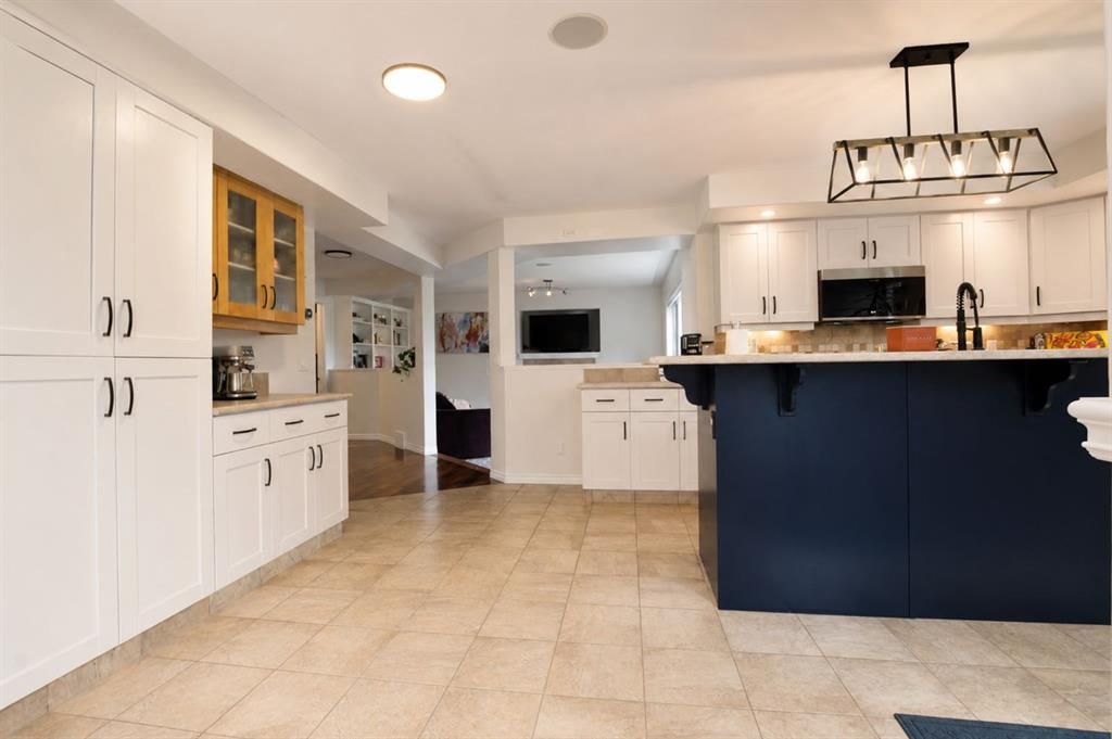 12701 Lakeshore Drive  - Photo 11