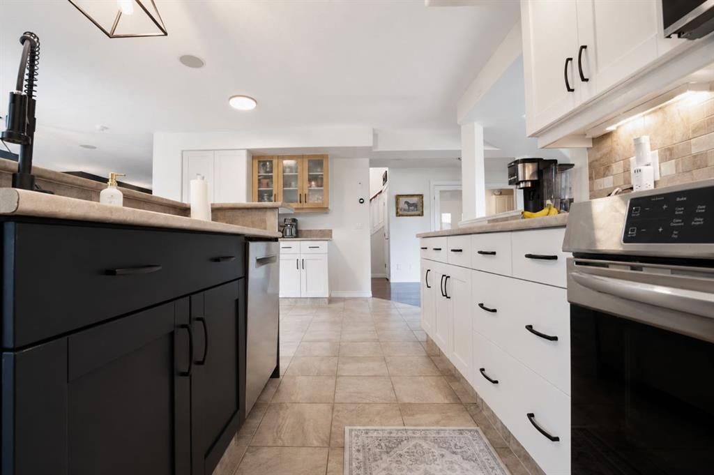 12701 Lakeshore Drive  - Photo 12
