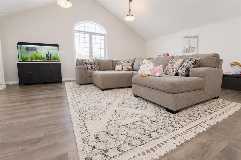 12701 Lakeshore Drive  - Photo 20