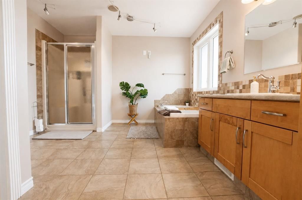 12701 Lakeshore Drive  - Photo 24