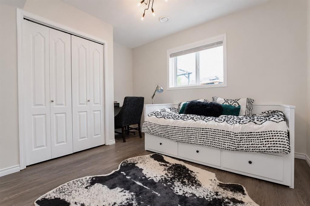 12701 Lakeshore Drive  - Photo 33