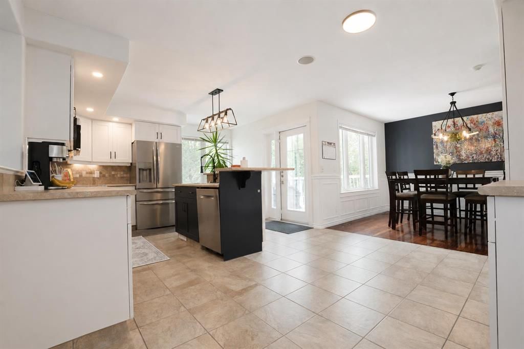 12701 Lakeshore Drive  - Photo 9
