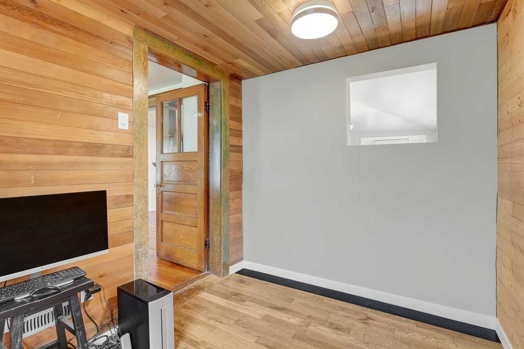 918 5 Avenue  - Photo 13