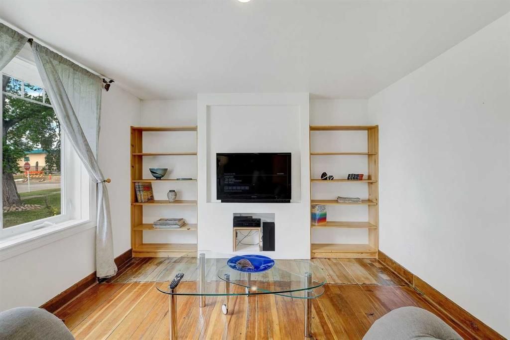 918 5 Avenue  - Photo 16