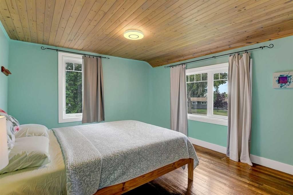 918 5 Avenue  - Photo 23