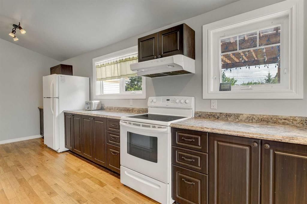 918 5 Avenue  - Photo 7
