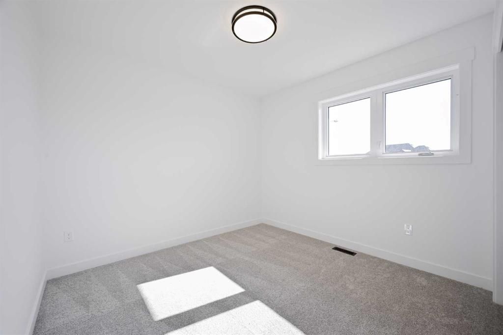 15720 106 Street  - Photo 32